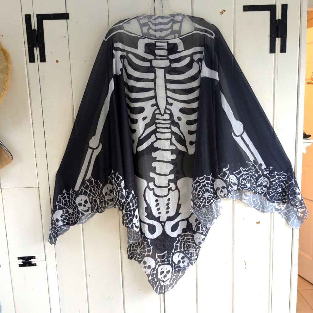 🎃Skeleton Print Poncho NWT O/S - Picture 7 of 11
